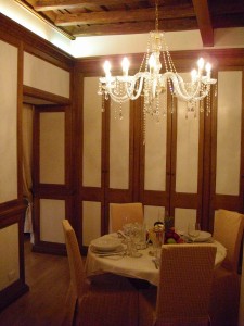 2 Spagna apt dining room   